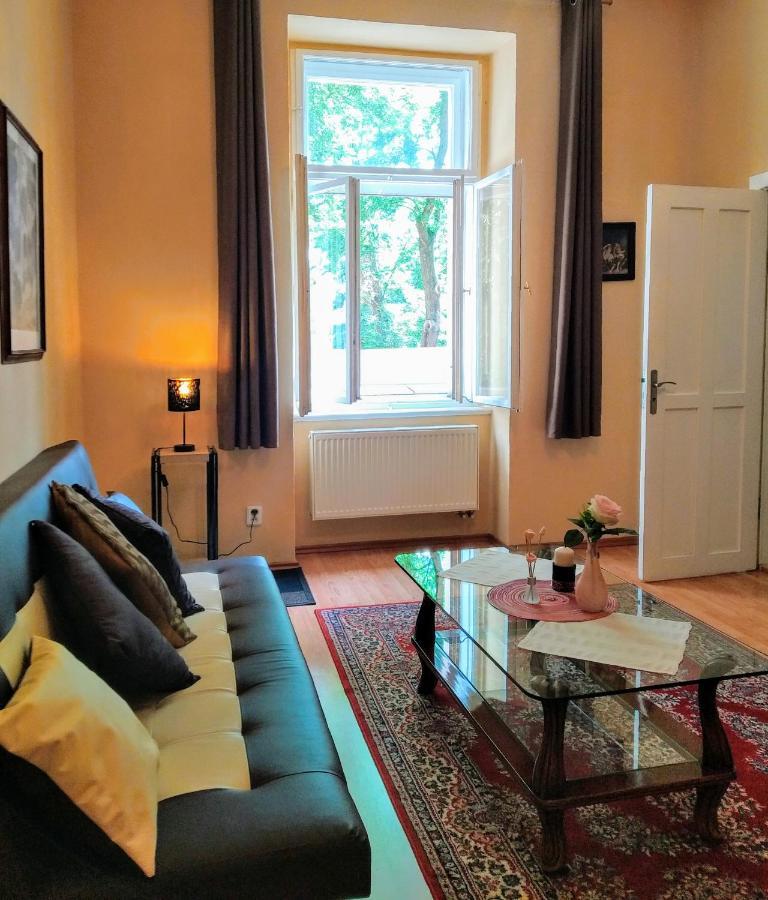 Apartment Sense Of Zizkov Прага Екстериор снимка